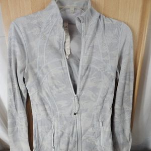 Lululemon workout jacket women's size 6